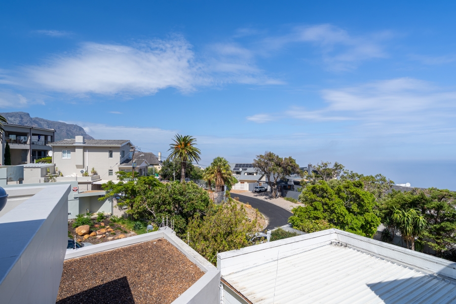 8 Bedroom Property for Sale in Camps Bay Western Cape